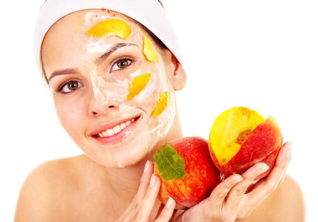 Плодовата маска е чудесен начин за избелване, подхранване и подмладяване на кожата на лицето. 